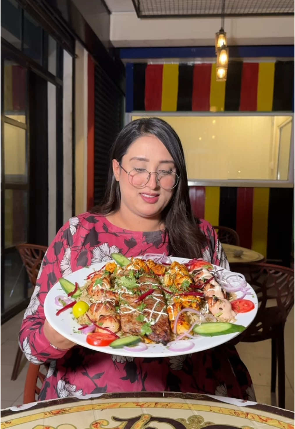 Roll bar lahore branch !  Winner is @mehisiaslam  #pakistanifoodies #tiktokkekhanay #ultimatefoodbattle #teamchatoray #amnaashrafff  #foryou #ajtics 