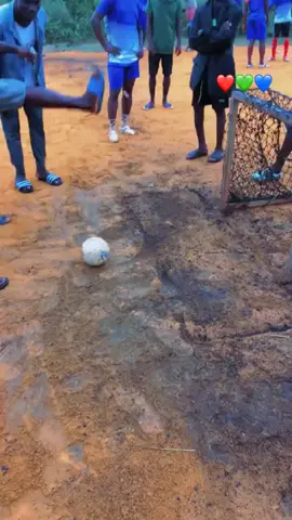 HAHAHAHA conhece alguém que também erraria? 😂😂😂 🎥 obiang_prod #futebolviral #memesfutbol