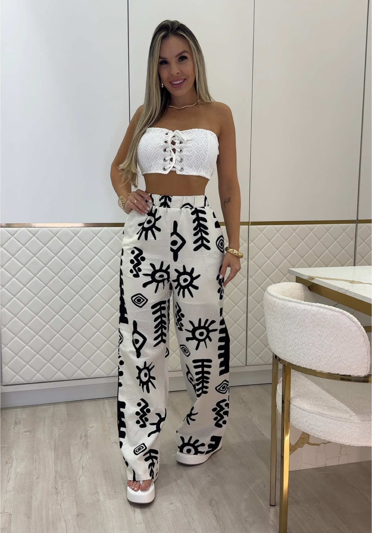 Calça levinha e cofortável mas sem perder o estilo ✨ peças disponíveis em nosso site e lojas físicas 