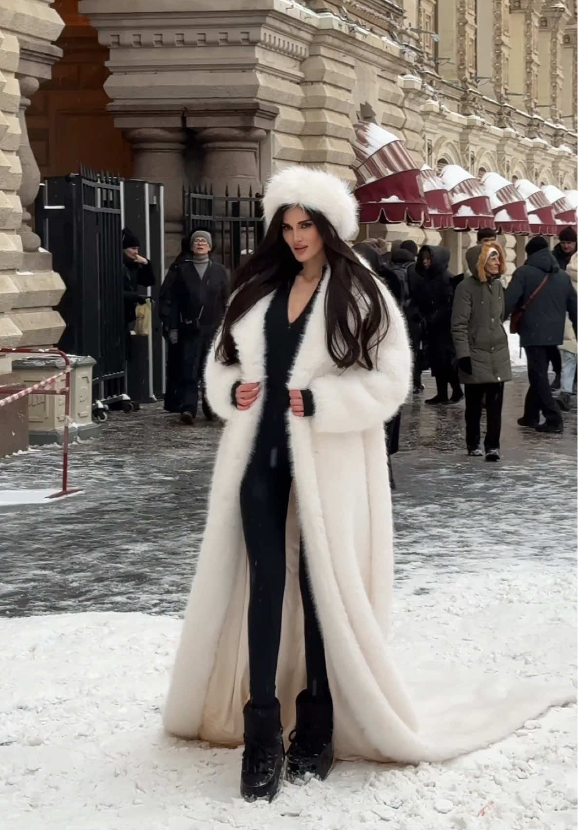А вы надели бы такую шубу?🤍