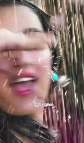 Cham Cham😍 i love dancing in the rain😭 #baaghi#chamcham#shraddhakapoor#bollywood#tiktokindia 