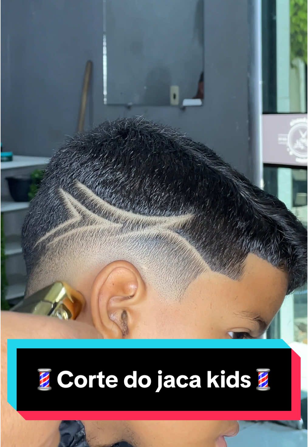 💇🏻💈Corte do jaca kids vejam so rapaziada  regua maxiama📏✅. . . . . #cabelo #barbearia #lowfade #fade #lowfade💈 #barbeiro #barber #brasil #nevou 