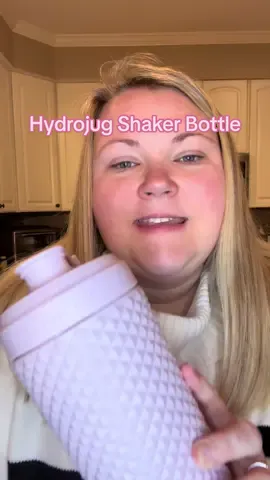 💧double walled to reduce sweat 💧straw attachment  💧fits in cupholder 💧includes SHKR grate          this product is a two for one bottle!! mix up your greens, preworkout or protein drink and choose how you sip! #hydrojug #hydrojugtumbler #waterbottle #water #shaker #shakerbottle #blender #blenderbottle #christmas #christmasgift #christmasgiftideas #christmasgifts #christmasgiftguide #christmasgiftidea #christmasgiftsforher #christmasgiftideasforher #christmasgiftideasforkids 