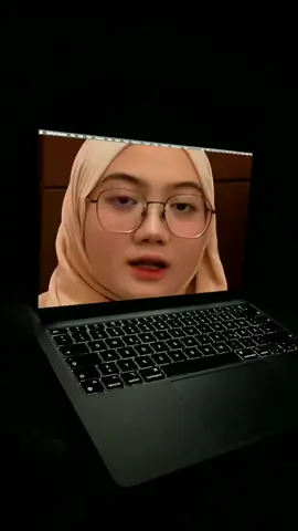 jangan memaksakan hati untuk terus meminta kabar dari nya lgh ya #fyptiktok #ruangkata #xyzbca #storywa 