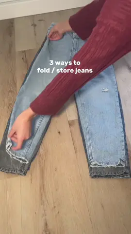 Habe euch drei Arten aufgenommen wie man Jeans falten und aufbewahren kann ✨🤍 #hack  Welche Methode findet ihr am besten ?  #folding #foldingclothes #foldinghacks #tipps #tippsundtricks #organizer #organizewithme #closetorganization #hacksandtips 