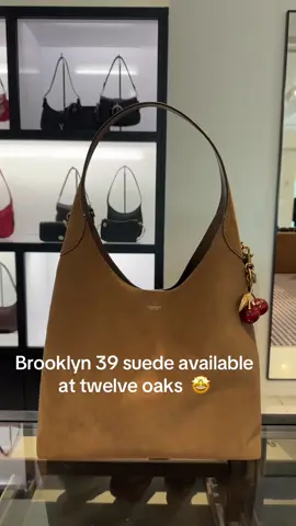 New Suede brookyn 39 call or Text # in bio ☺️ ask fir Zaria . . #suedebrooklyn39 #coachretailemployee #coachny 