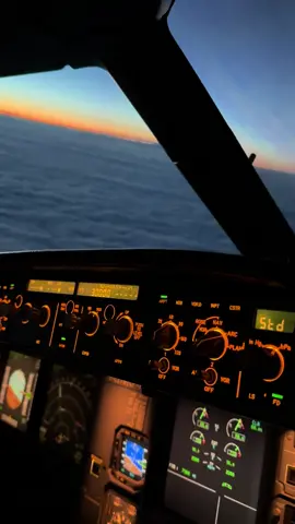 Stunning Office Views! #pilot #aviation #sunrise #sunet #viralvideos #easyjet #fyp #flying 