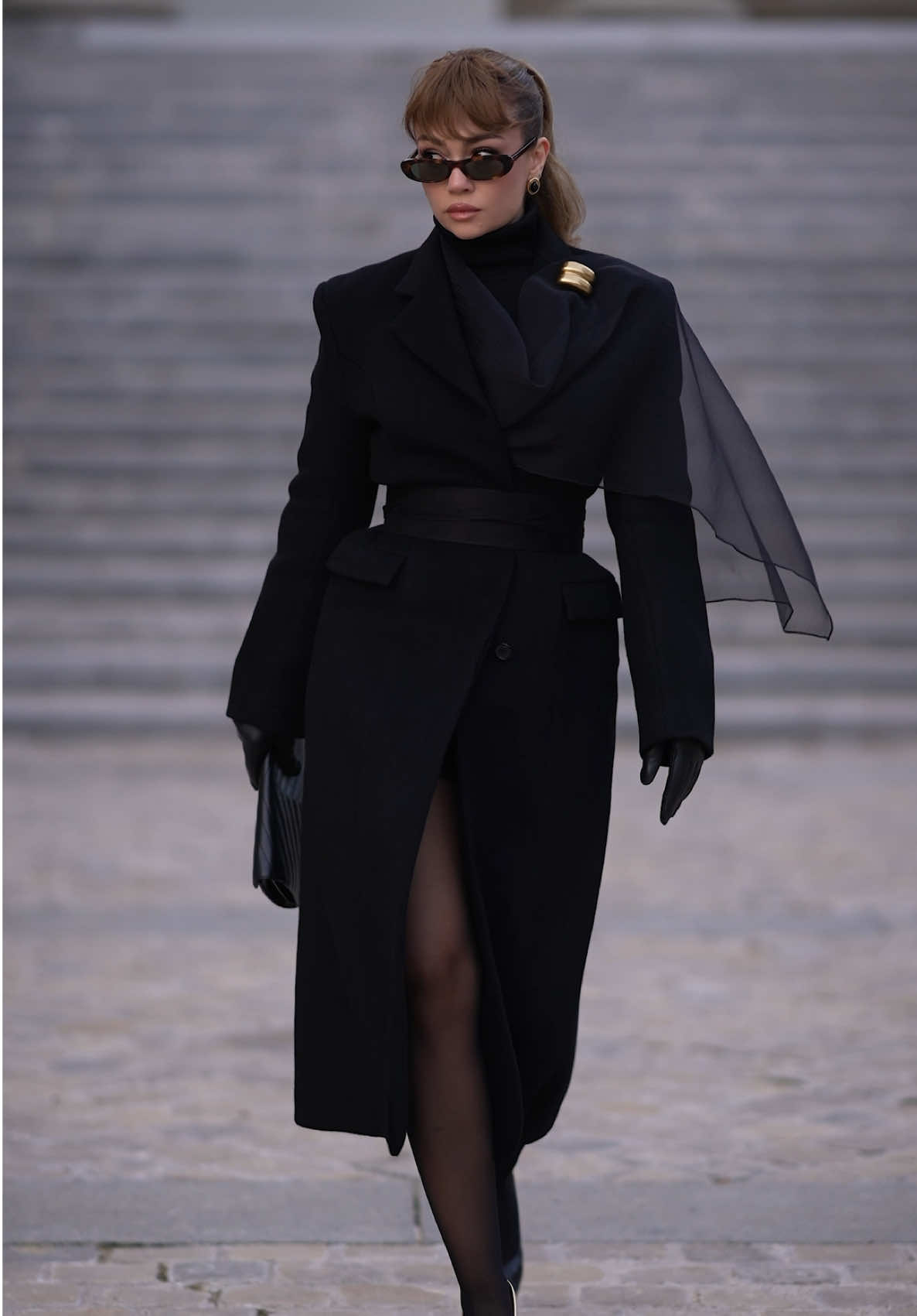 The power of the long coats ✨ #creatorsearchinsights #winteroutfit #womanfashion #fashiontiktok #styleinspo #longcoat #elegantstyle #oldmoneyaesthetic #classy 