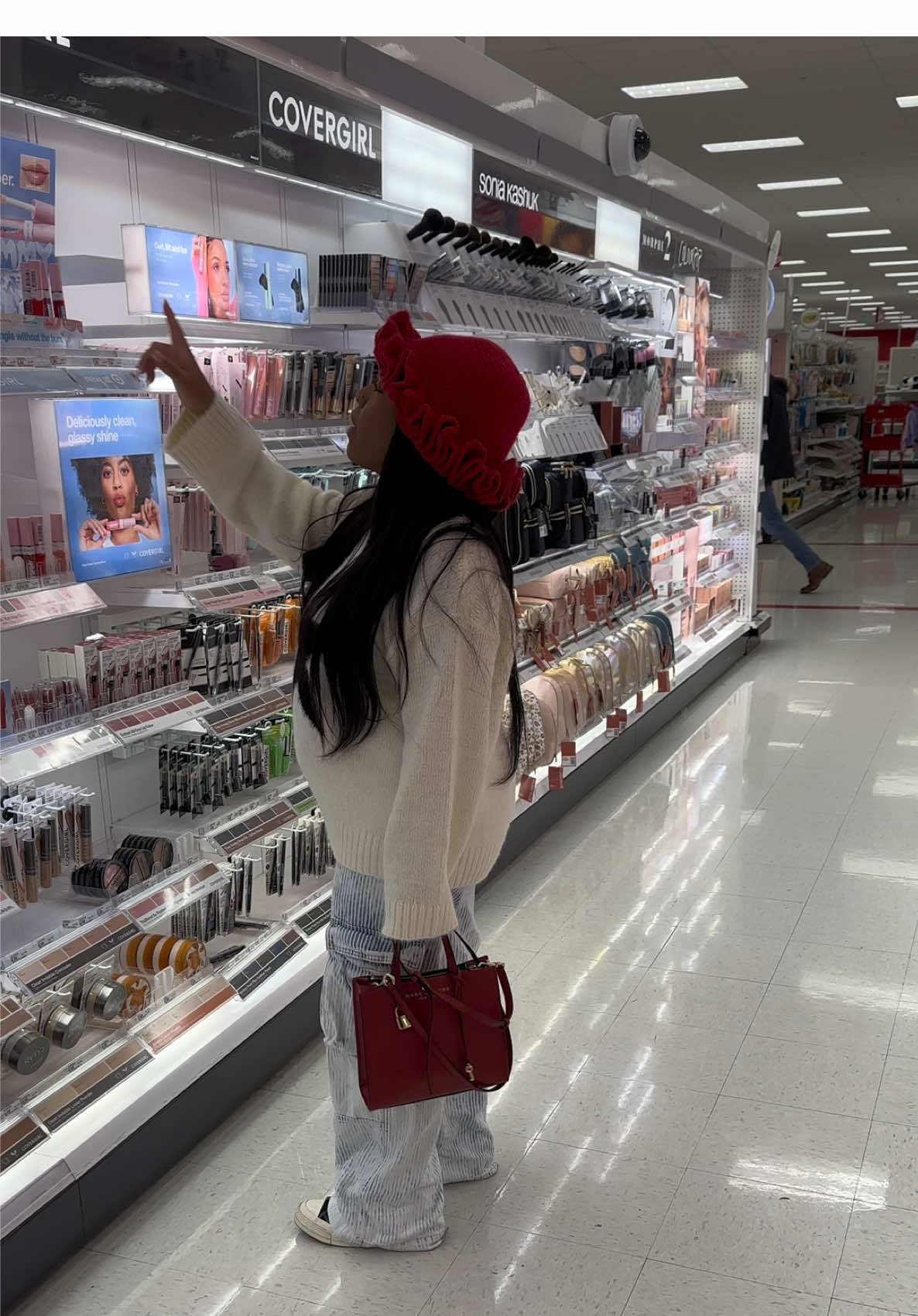 #beauty #makeup #MomsofTikTok #covergirl #yummyglossplumper #covergirlpartner #plumpergloss #gifted #fyp@COVERGIRL 