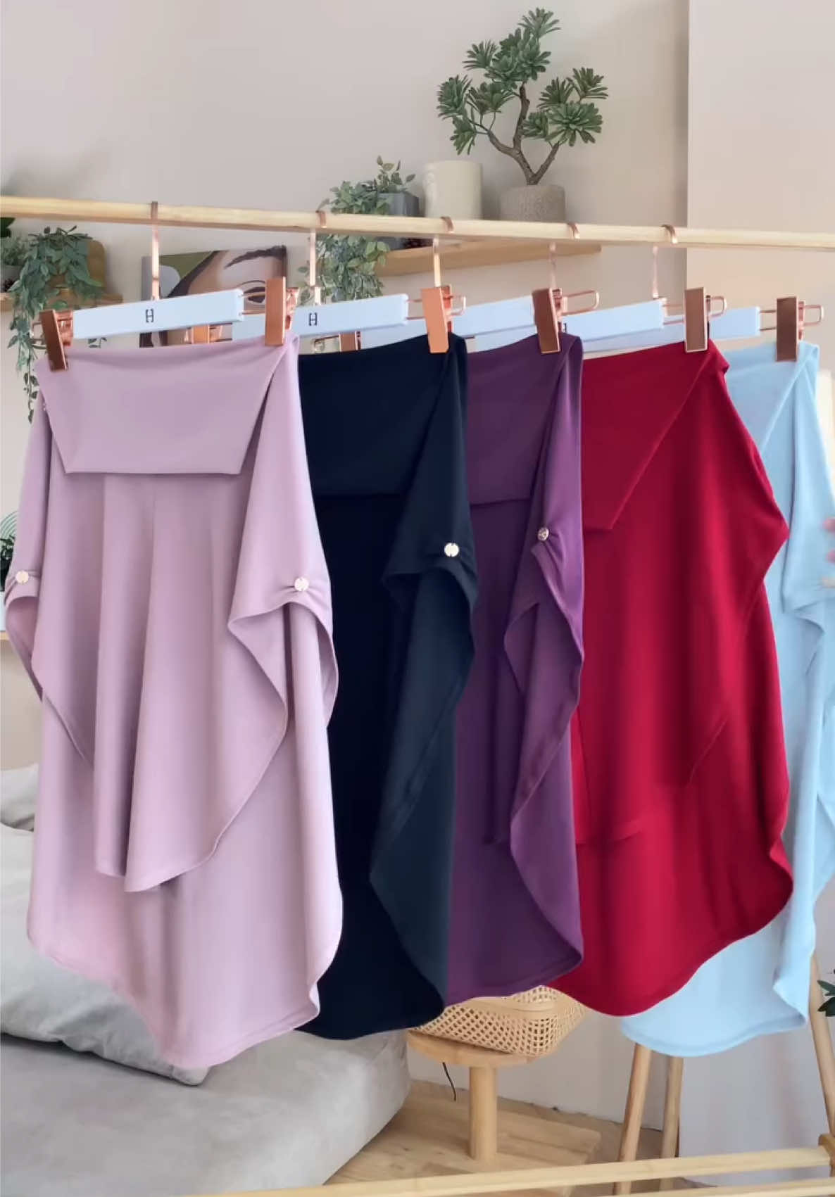 HEGIRA SO-ESSENA INSPIRED. AVAILABLE IN DIFFERENT SHADES. CHECK OUR BASKET!✨