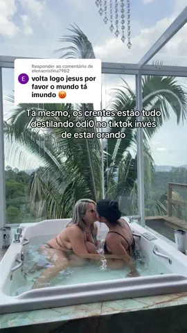 Respondendo a @elenacristina7982  é assim que chega no céu? 🤔 #casallesbico #lesbica #lesbicastiktok🌈 #Pride #gay #🏳️‍🌈 #fyp 