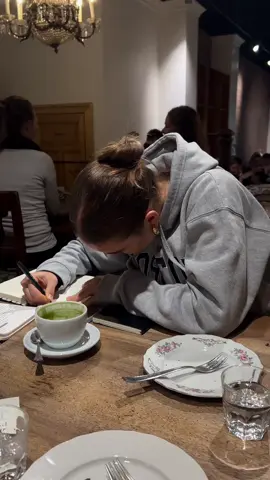 keep up the work!!! <33 U doin great🤍 #fyp #schweiz #switzerland #student #motivation #motivacional #studentlife #jura #inspiration #lernen #studytok #study #studentin 