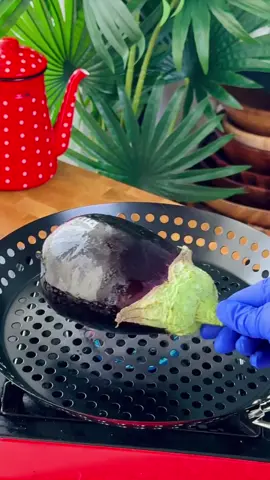 الباذنجان بطريقة صحية وسهلة قدميه #وصفات #وصفات_سهله #وصفة_سهلة #وصفات_طبخ #اكسبلوررررر #foodies #FoodLover #footballtiktok #Foodie #foodfestontiktok #foodreview #footballedit #video #VoiceEffects #vaiprofycaramba #Vlog #viral_video #vairal v#VoiceEffects #video  @Greek_Cuisine  @Jessica🧿  @Aiza Itaeva 