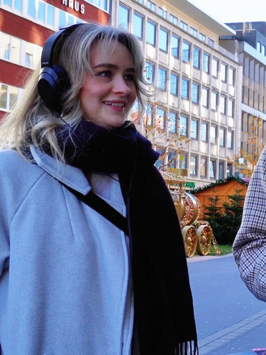 🎤 Von den Charts auf die Bingo-Karte! Entdecke den Spaß von Hitster Bingo und rätsele mit uns um die größten Hits! ✨ #jumbospiele #brettspiele #hitsterbingo #weihnachten @jumbo_spiele