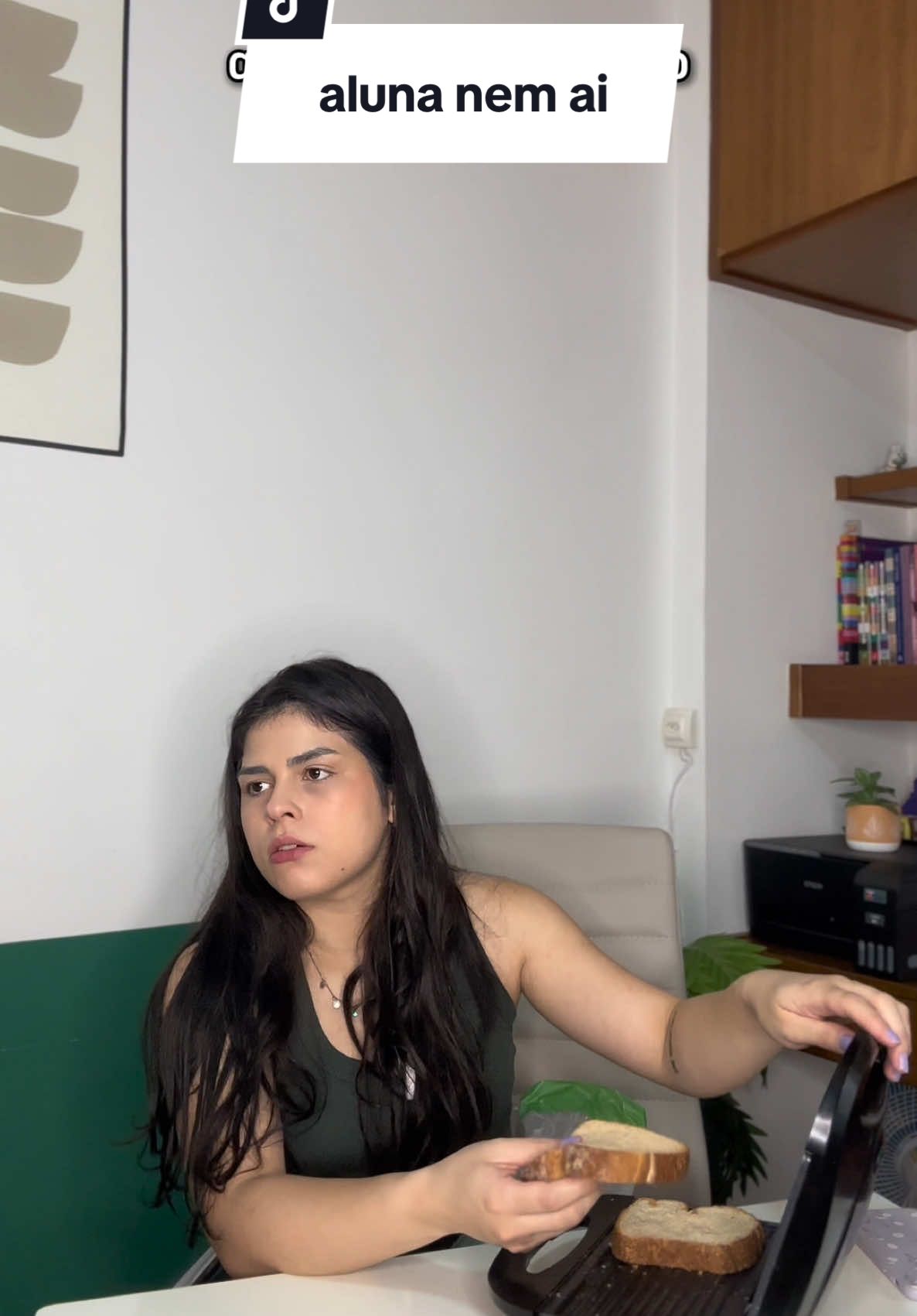 Tanto faz, mas não tanto kkkk até descobrir que a linha Uniform & Matte de @Garnier Brasil deixa a pele uniforme, sem oleosidade e com aquele glow natural. Aí ela ligou, viu? #GarnierVitaminaC #Uniforme&Matte #NaturalmenteGarnier #GarnierSkinCare #GarnierAntioleosidade  #Publicidade