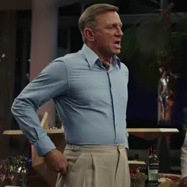 benoit blanc you come to me as a long lost friend whom i once picked apples with in papa’s orchard  #knivesout #danielcraig #benoitblanc #fyp #knivesoutedit #benoitblancedit #edit  rare non iwtv post  ✨