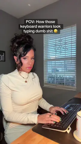 Lmao 🤣🤣🤣#adulthumor #humor #laugh #funny #over40 #over40club #fyp #fypシ #genx #genxtiktokers #keyboard #typing #beyourself 