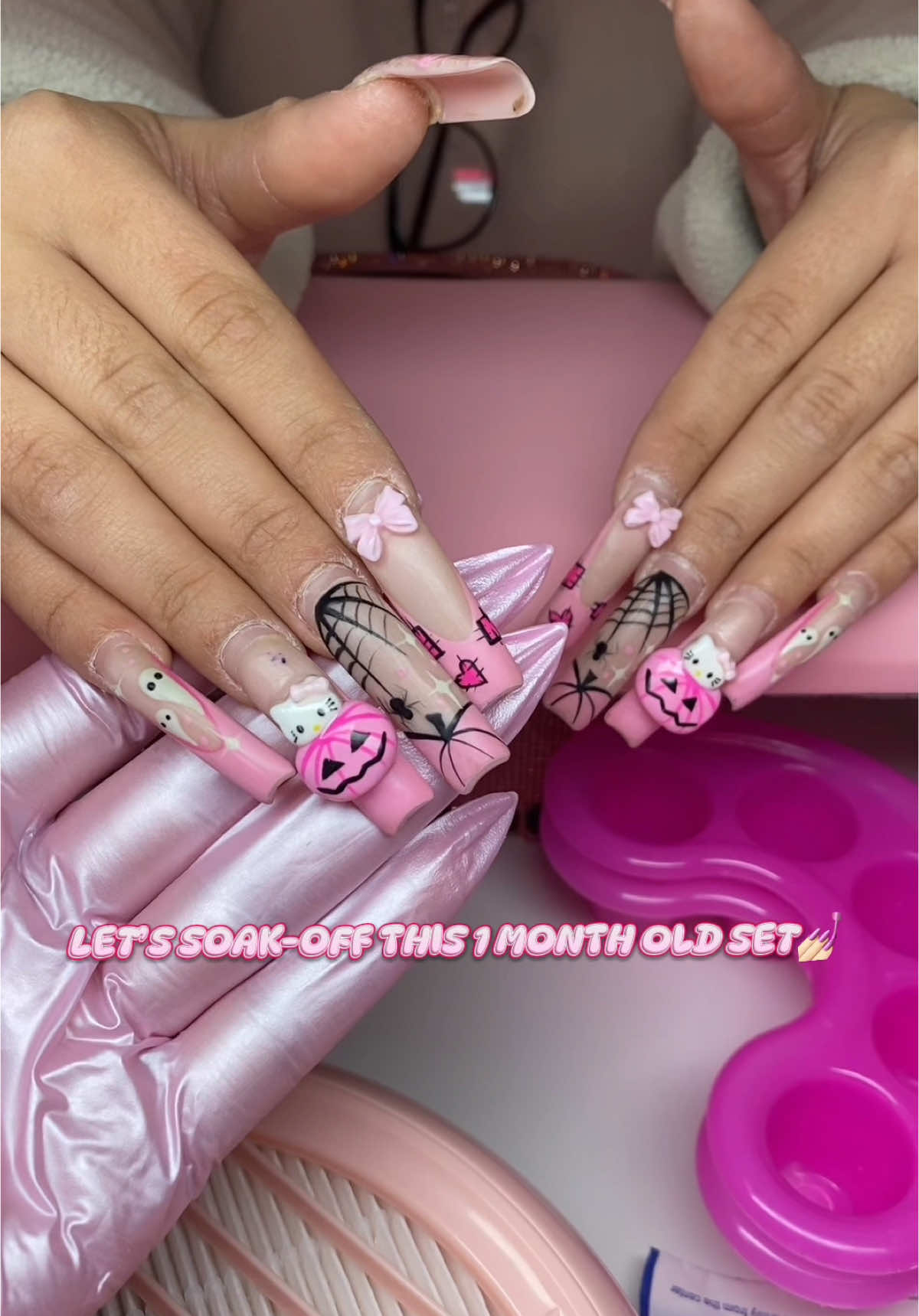 The only right way to remove your acrylics to maintain healthy nail beds💅🏻 #houstonnails #soakoff #acrylicnails #nails #retention #fyp 