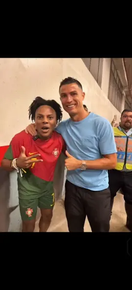 Whats going on here #ronaldo #speed #ai #ishowspeed #brainrot #trend #fyp 