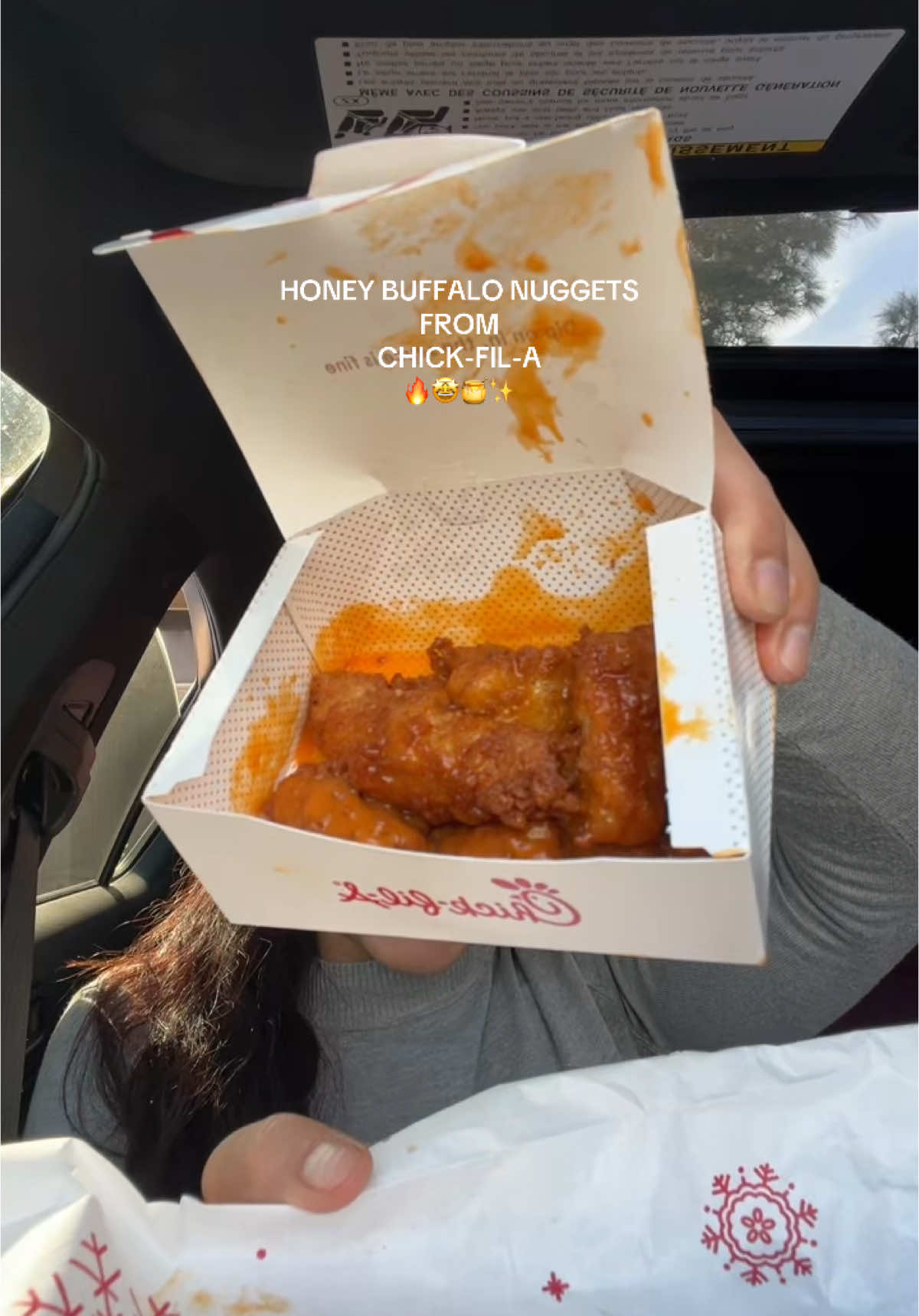 The combo is pretty good 🍯🔥✨🫶🏻 @Chick-fil-A  #asmreating #Foodie #chickfila #asmrmukbang #mukbangasmr #chickfilahacks #chickfilasauce #eatwithme #letseat #lunchtime #trendingfood #viralvideotiktok #foryoupage #fyp  