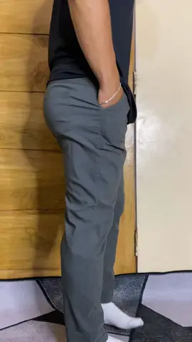 Ang ganda ng pagka stretchable nito mga boss talaga kahit mataba ang hita mo dito talaga goods lang#strechable #pants #highquality #viral #fyp 