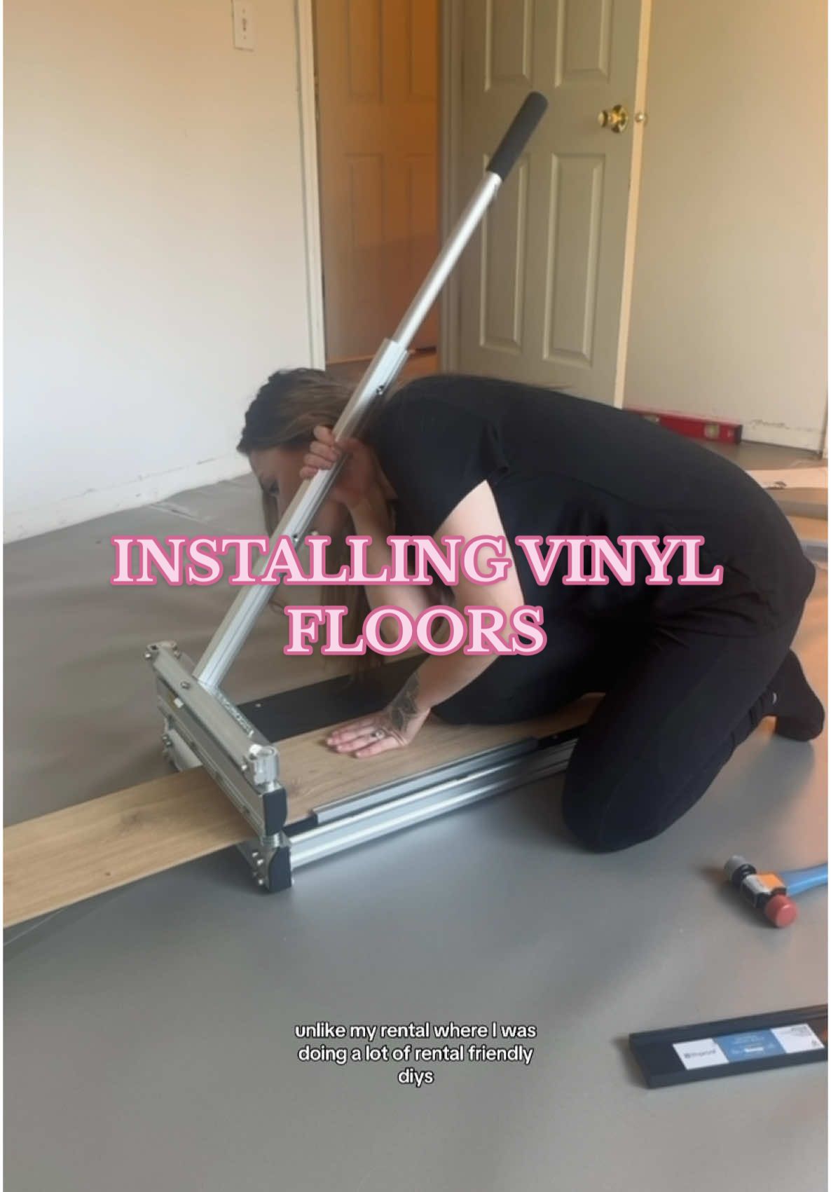Lets install vinyl floors 🙂‍↕️😬  #homedecor #renovation #renovationproject #DIY #diyproject #doityourself #homeimprovement #improvement #homeproject #diyhomedecor #diyhome #installation #homemade 