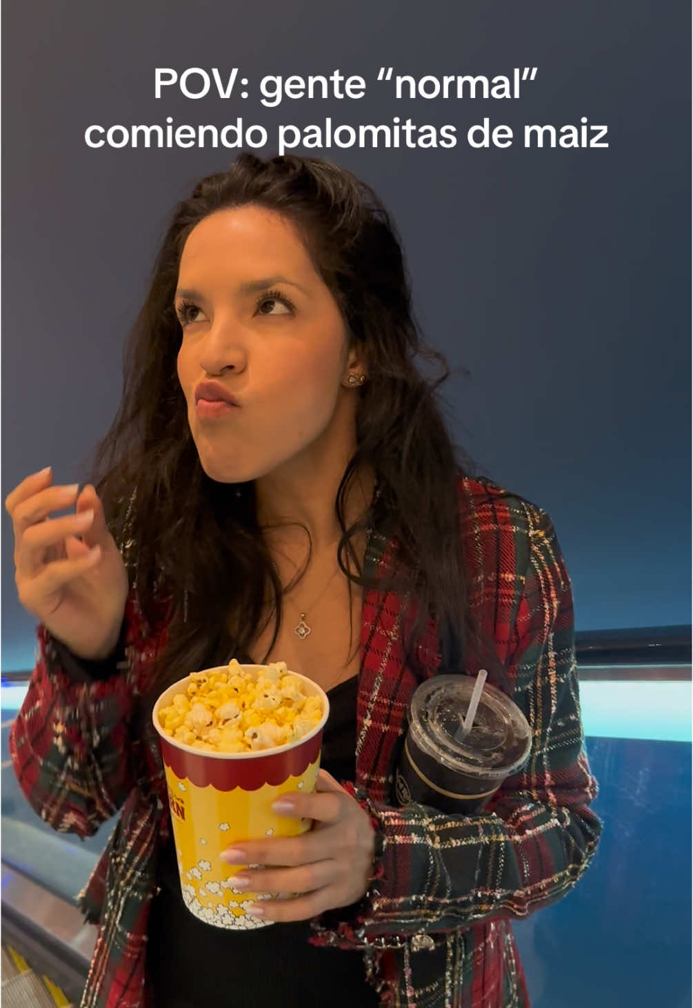 Cómo te las comes tú?! Y cómo les dices tú?! #comico #humor #culturas #palomitasdemaiz #cotufas #crispetas #fyp #parati #foryoupage #normal #tiposdepersonas 