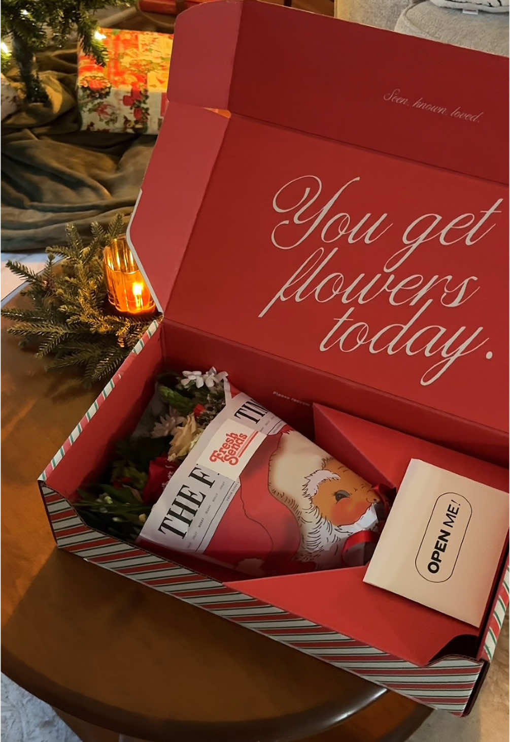 a little holiday cheer from @Fresh Sends ✨🎅🏼🎄 #freshsends #cozylittlechristmas #flowers #christmasgift 