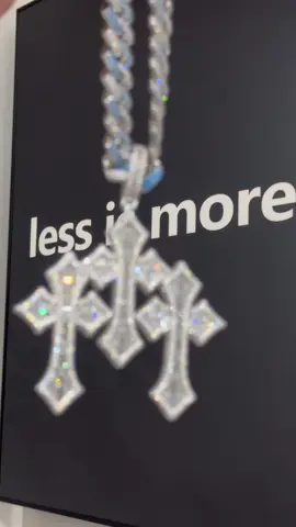 yoo new cross pendant😆🔥🔥#hiphopjewelry #StreetStyle #rapperstyle #viralvideo #icedout #bling #hiphopnecklace #womenjewelry #menjewelry #crossjewellery 