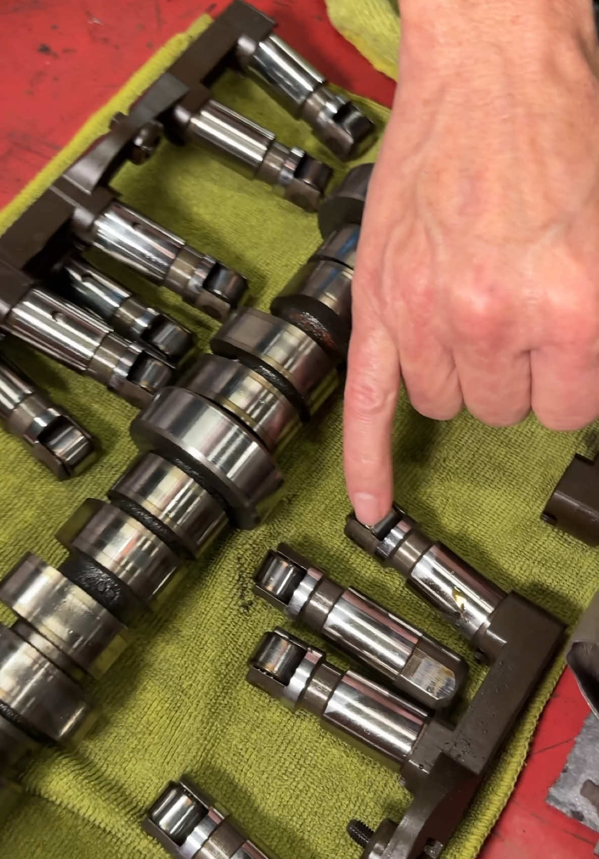 6.4L Hemi lifter tick - how we fix it #autoshop #autorepair #enginebuilding #enginerepair #enginebuild 