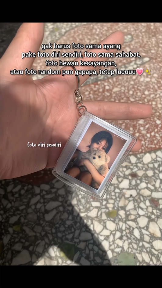 Membalas @cucay2112 jangan bingung, jangan bimbang kak 😁 #gantungankuncialbumfoto #keychainalbummini #gantungankunciminialbum #gantungankuncicustomfoto #gantungankuncialbummini #keychainalbumphoto #minialbumkeychain #fyppppppppppppppppppppppp 