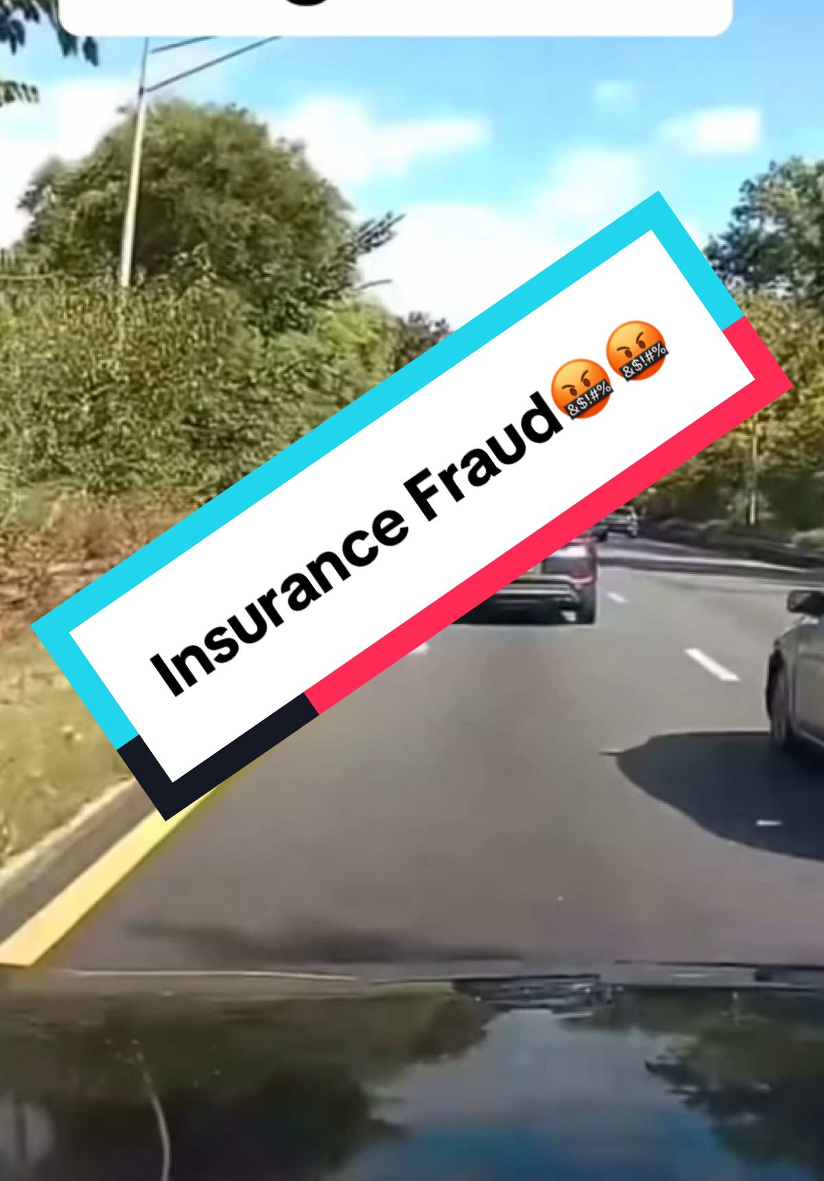 Their faces when they recognised the dashcam😂😂🤣 #fraud #car #crash #viral #fyp 