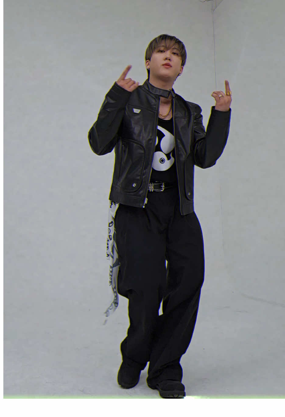 🐷🐰 on water #StrayKids #스트레이키즈 #창빈 #Changbin #合 #HOP #WalkinOnWater #StrayKidsComeback #YouMakeStrayKidsStay #NewMusic