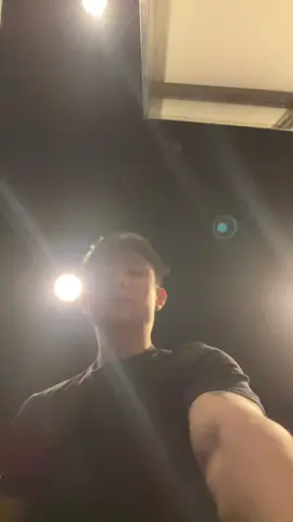 Nhắm mắt lạii :))) 