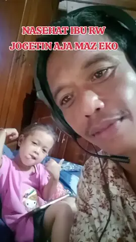 senyumin aja