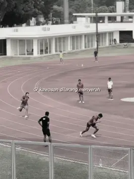 Jangan jadi pemuda pemales iya geng 🔥💪🥇 Tenang pasti ada hari terbaik lu 👊🏻 #atlet #pelarikonten #gym #masukberanda #binsikbareng #pelari #lari #fyp 