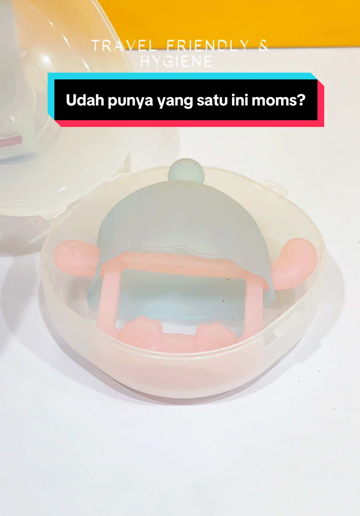 Kalau anak lagi tumbuh gigi, teether emang solusi terbaik, ya kan moms?  #CoconiIndonesia #coconibabyproducts #coconiofficial #coconismartparenting #teether  