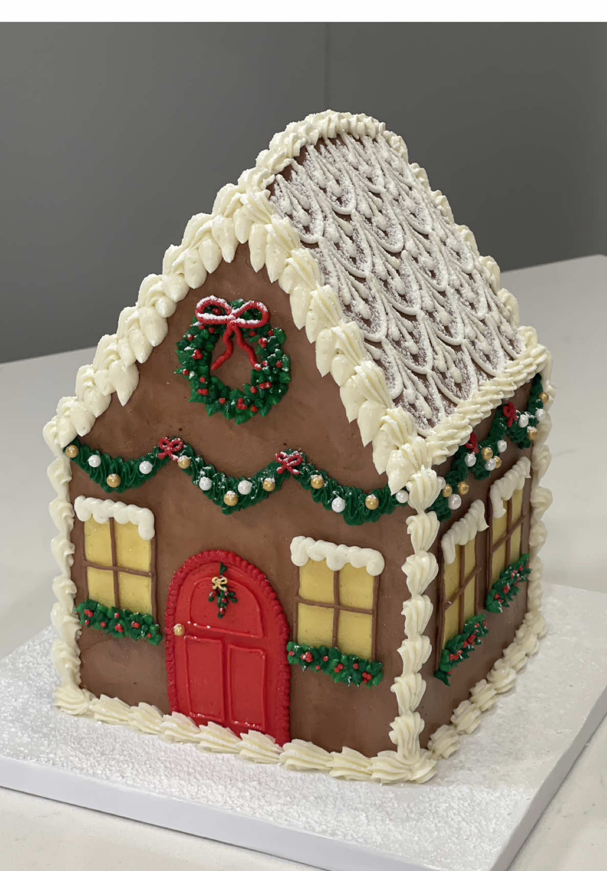 Cake 2 - Gingerbread House❤️💚 Inspired by @April’s Baker 💗✨ #cakedecorating #cakedecorator #gingerbreadhouse #gingerbread #christmascake #christmas 