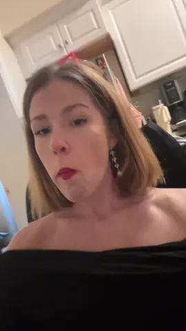 Queen of going out and being asleep by 10:30 pm after a snack #cokezero #dietcoke 