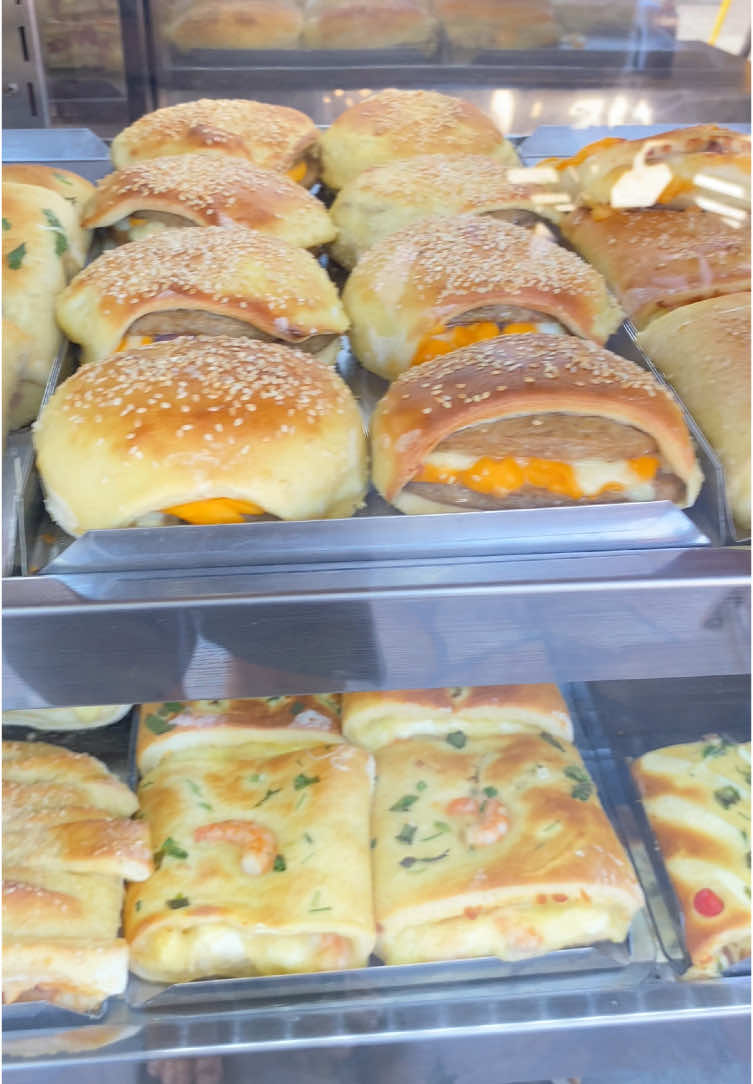 Horario epsecial nesse sabado! Aguardo voces! Abertos das 10h as 23h! #lanchonete #esfihas #viral 