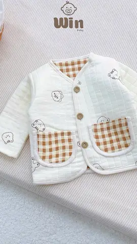 🍃Áo khoác trần bông Hàn xẻng Win ra mắt mẫu mới ....! 🍃Áo trần phối cho bé trai-gái,làm từ vải trần có bông 3 lớp -thêm lớp lót siêu mềm cho bé từ sơ sinh 0m - 9m ☘️Size 0-3m :4-7kg              3-6m : 7-9kg              6-9m :9-12kg  #quanaososinh #quanaochobe #xuhuong #salechotnam 