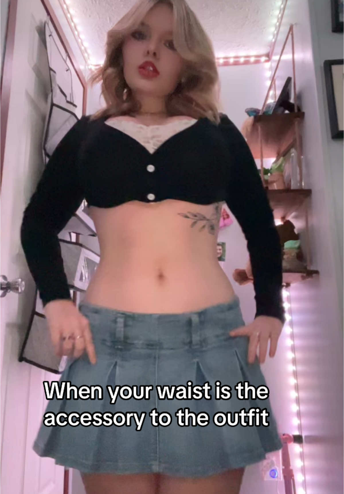 this skirt flatters my waist more than usual but 