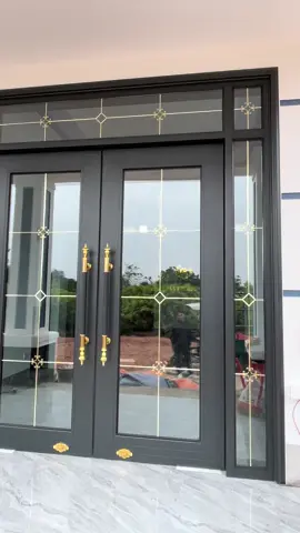 Bộ cửa chính nhôm thuỷ lực kết hợp kính hộp nan hoa ✅