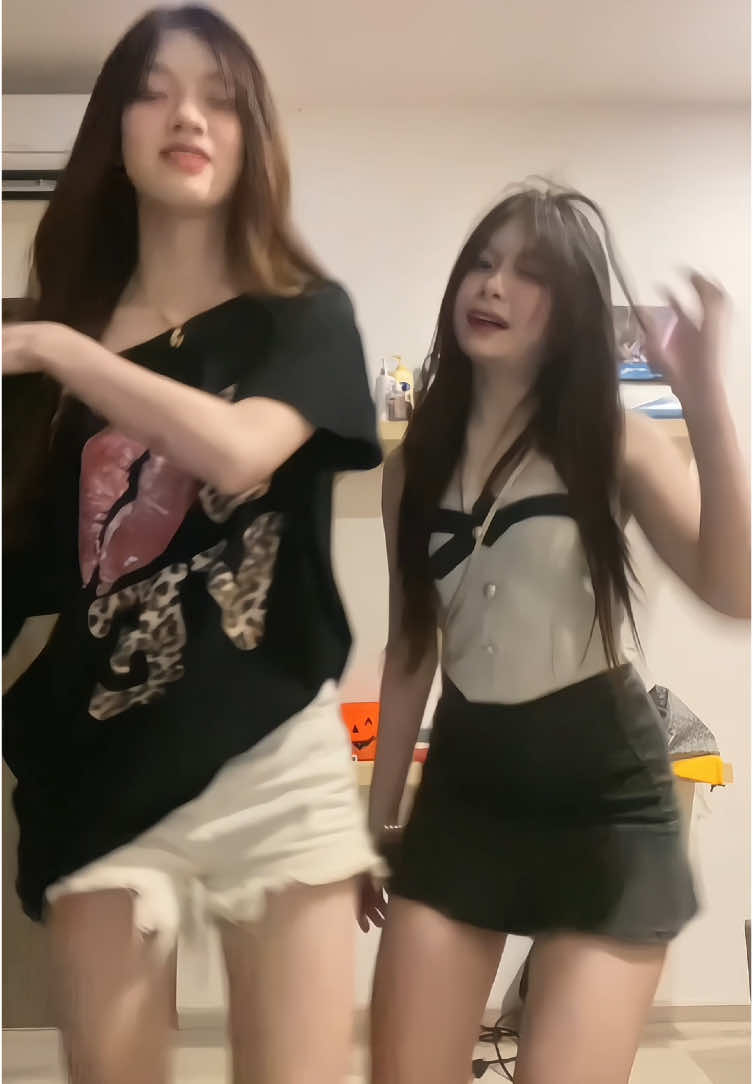 สวัสดีครับพวกผมกลับมาแล้ส