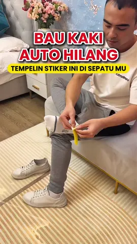 Takut kaki bau? Pasang stiker ini aja #stickerpenghilangbau #stickerkaki #stickersepatu #sticker 