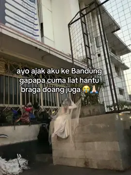 kangen banget sama Bandung #xyzba #fypage #foryoupageofficiall #bandung #braga #rumahhantubraga 