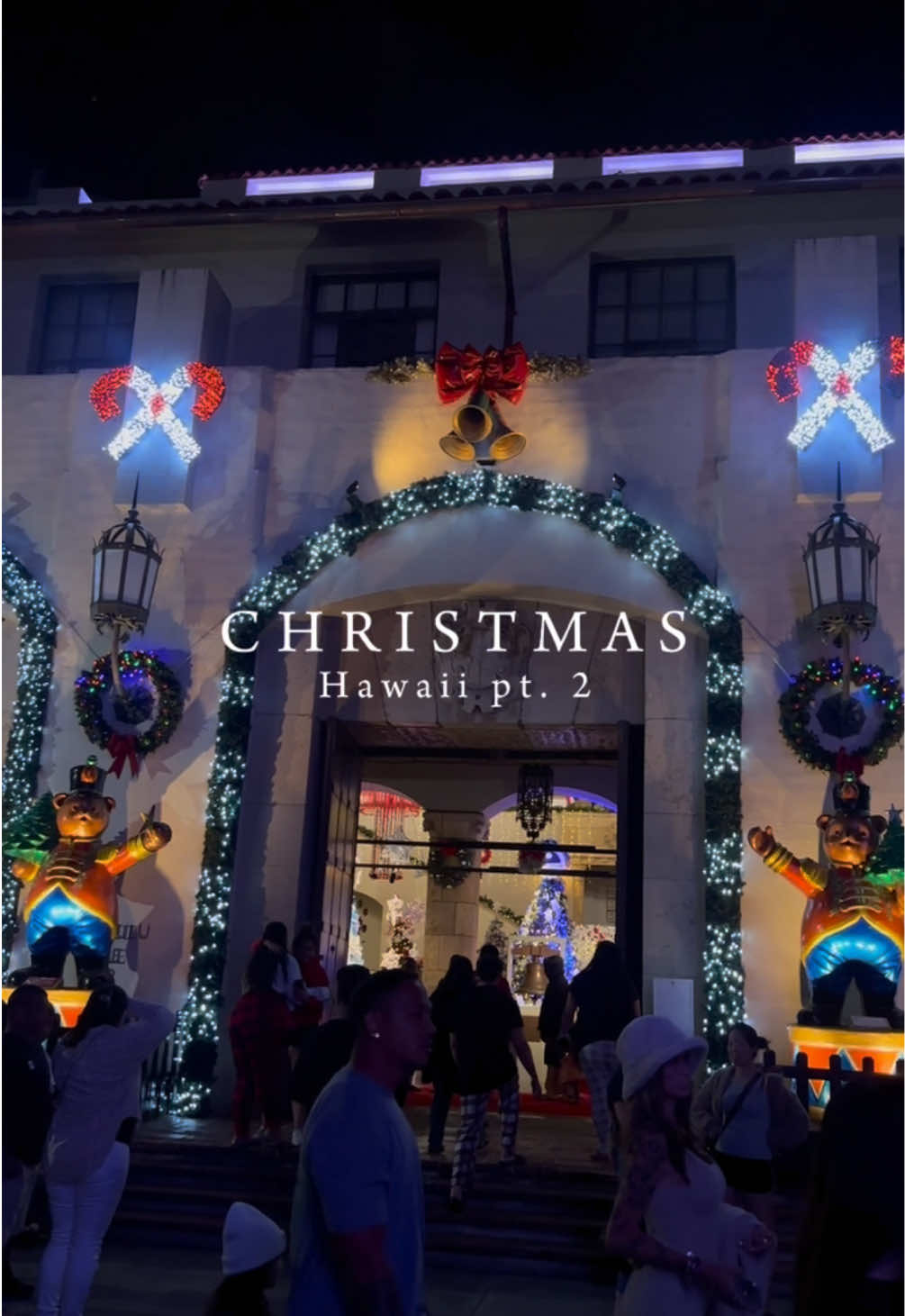 December in Hawaii || Honolulu City Lights ❤️🎄✨ #honolulu #december #hawaii #christmasdecor #xmas #holiday #christmas #fyp #aesthetic 