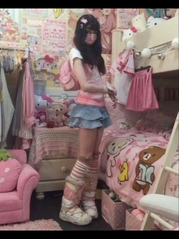 #emogirl #emostyle #emo2000s #emo2000skid #fyp #cutecore🎀🦴🍮🐾 #cutecore #scene #scenestyle #scenekid #90sjapan #goth #gothgirl #gothic #style #gothicstyle #jiraikei #jiraikeifashion #jiraikeigirl #aesthetic #fashioninspo #grunge #grungestyle #russiangirl #addias #gopnik #cosplayer #spiky #punk #metalhead #avrillavigne #friendship 