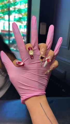 nails for my baby @Claudia Rivera ❤️❤️