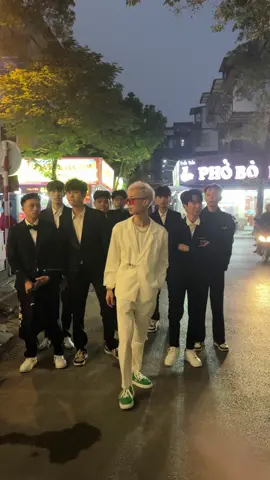 Bác Gấu trốn đâu rồi 🤣 ??? 